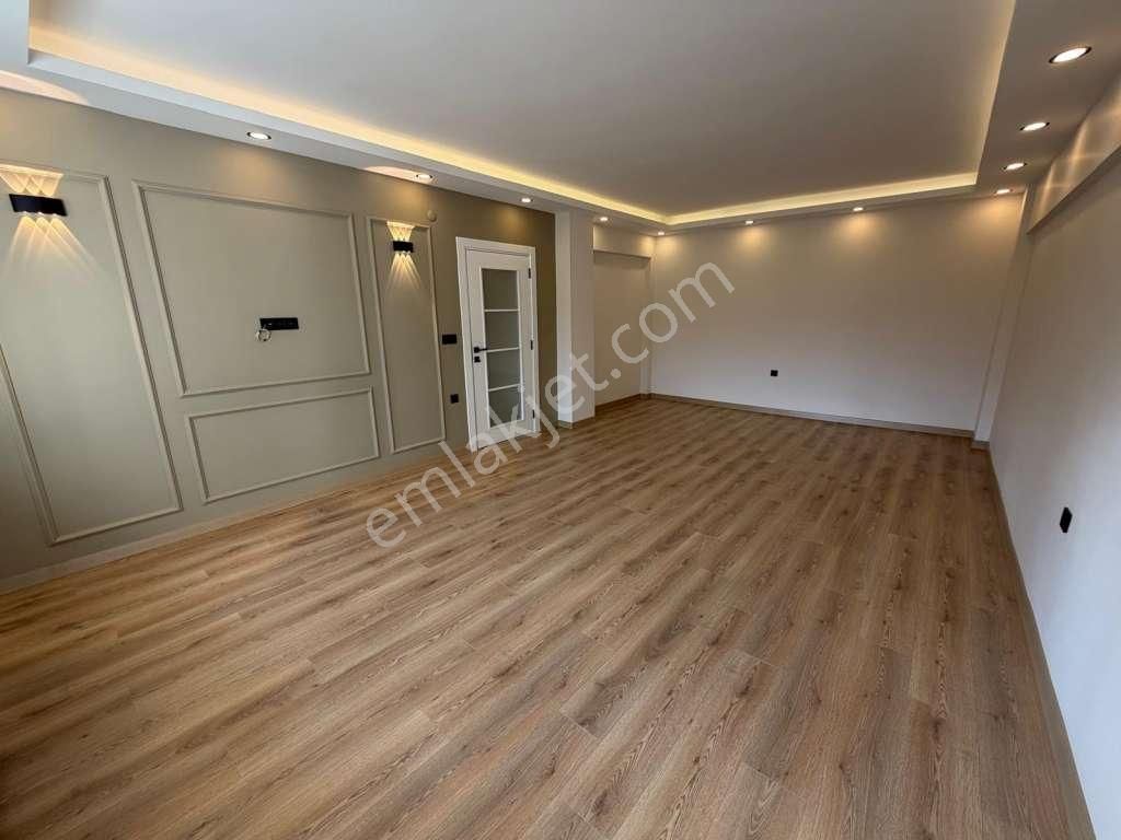 Kaçmaz'dan İdeltepe'de Geniş Arsalı Site İçinde Lüks Yapılı 3+1 - Görsel 28