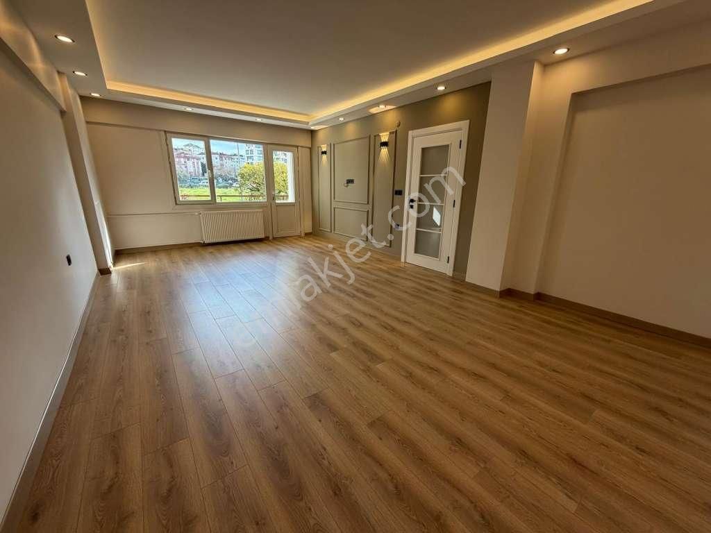 Kaçmaz'dan İdeltepe'de Geniş Arsalı Site İçinde Lüks Yapılı 3+1 - Görsel 30