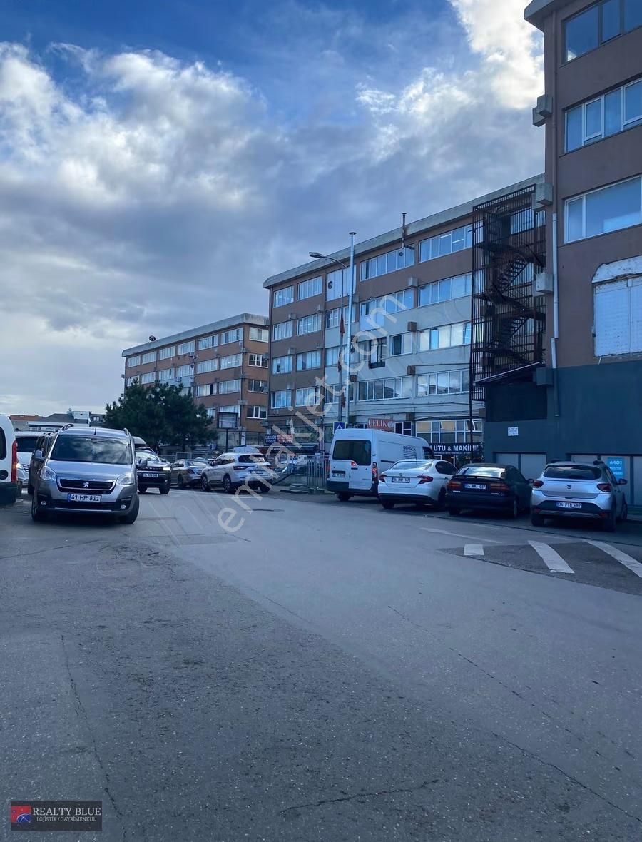 Ümraniye Tepeüstünde Cadde Üzeri Depolu 130 M2 Kiralık Dükkan.. - Görsel 2