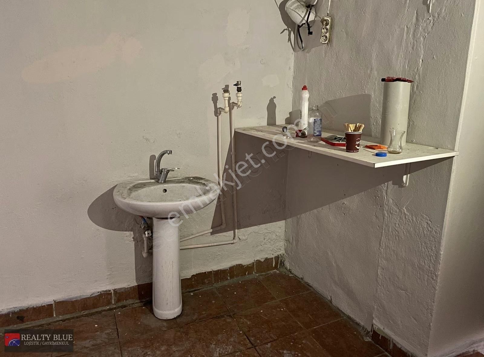 Ümraniye Tepeüstünde Cadde Üzeri Depolu 130 M2 Kiralık Dükkan.. - Görsel 9