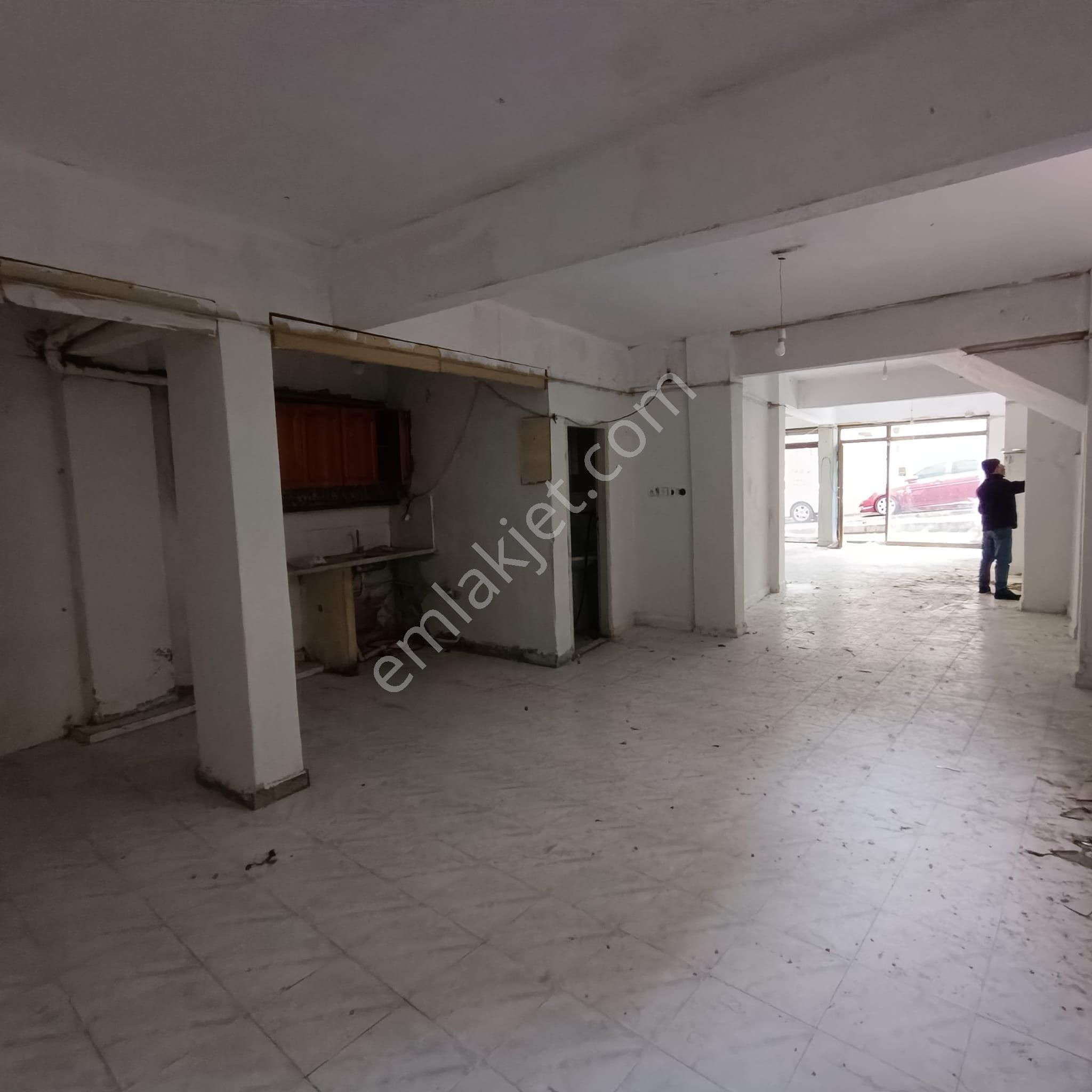 Bayrampaşa Kartaltepe 100 M2 Wc Mevcut Elektironik Kepenk Açılır Kanat Kapı - Görsel 4