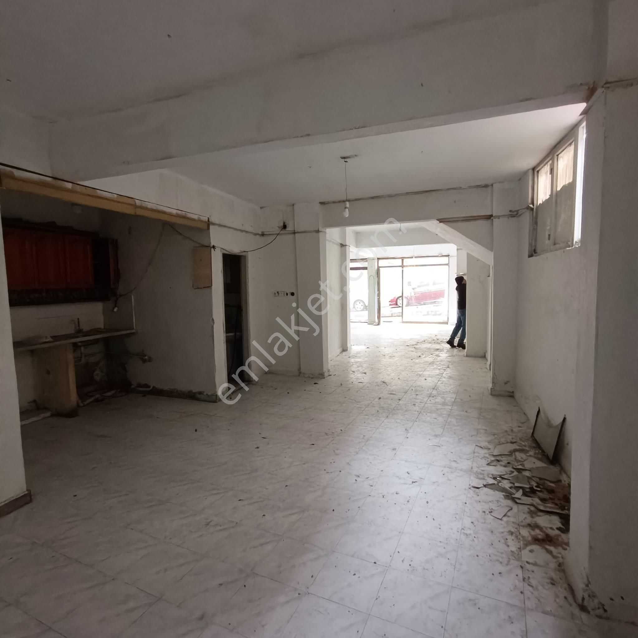 Bayrampaşa Kartaltepe 100 M2 Wc Mevcut Elektironik Kepenk Açılır Kanat Kapı - Görsel 5