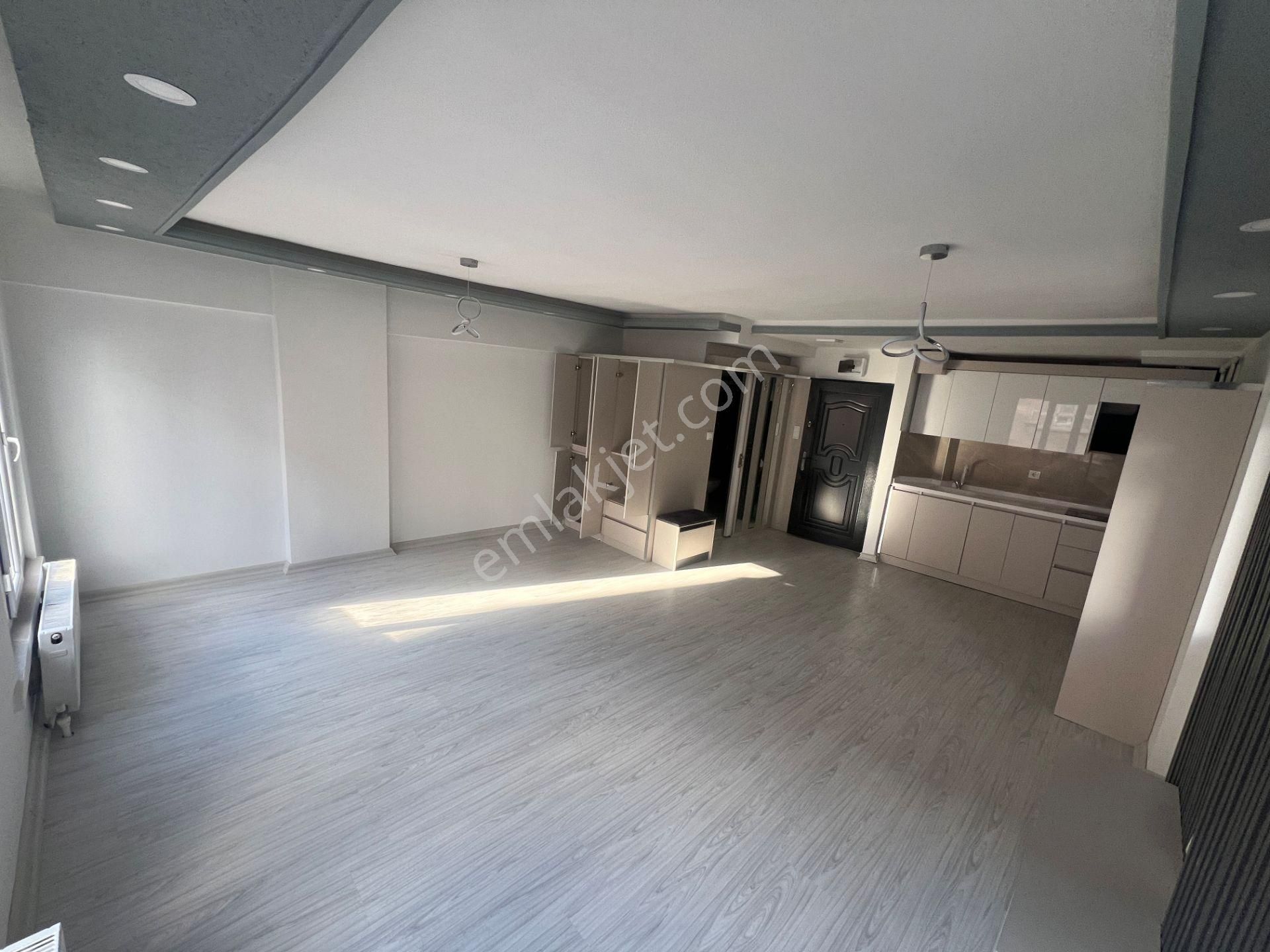 Etimesgut İstasyon Mah Cadde Üzeri Tren Garı Yanı Yapılı 1.kat - Görsel 2