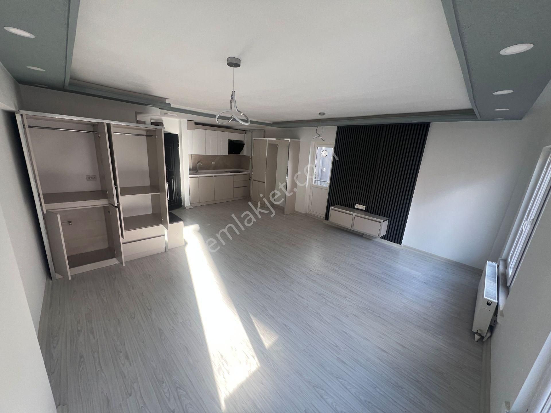 Etimesgut İstasyon Mah Cadde Üzeri Tren Garı Yanı Yapılı 1.kat - Görsel 6