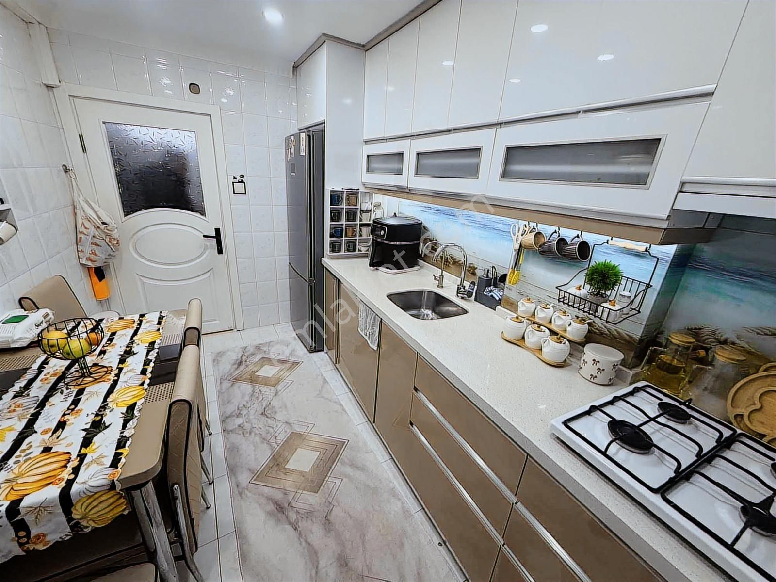 Önlü'den Atatürk Mah'da 3+1 120m2 Ful Tadilatlı Lüx Daire - Görsel 2