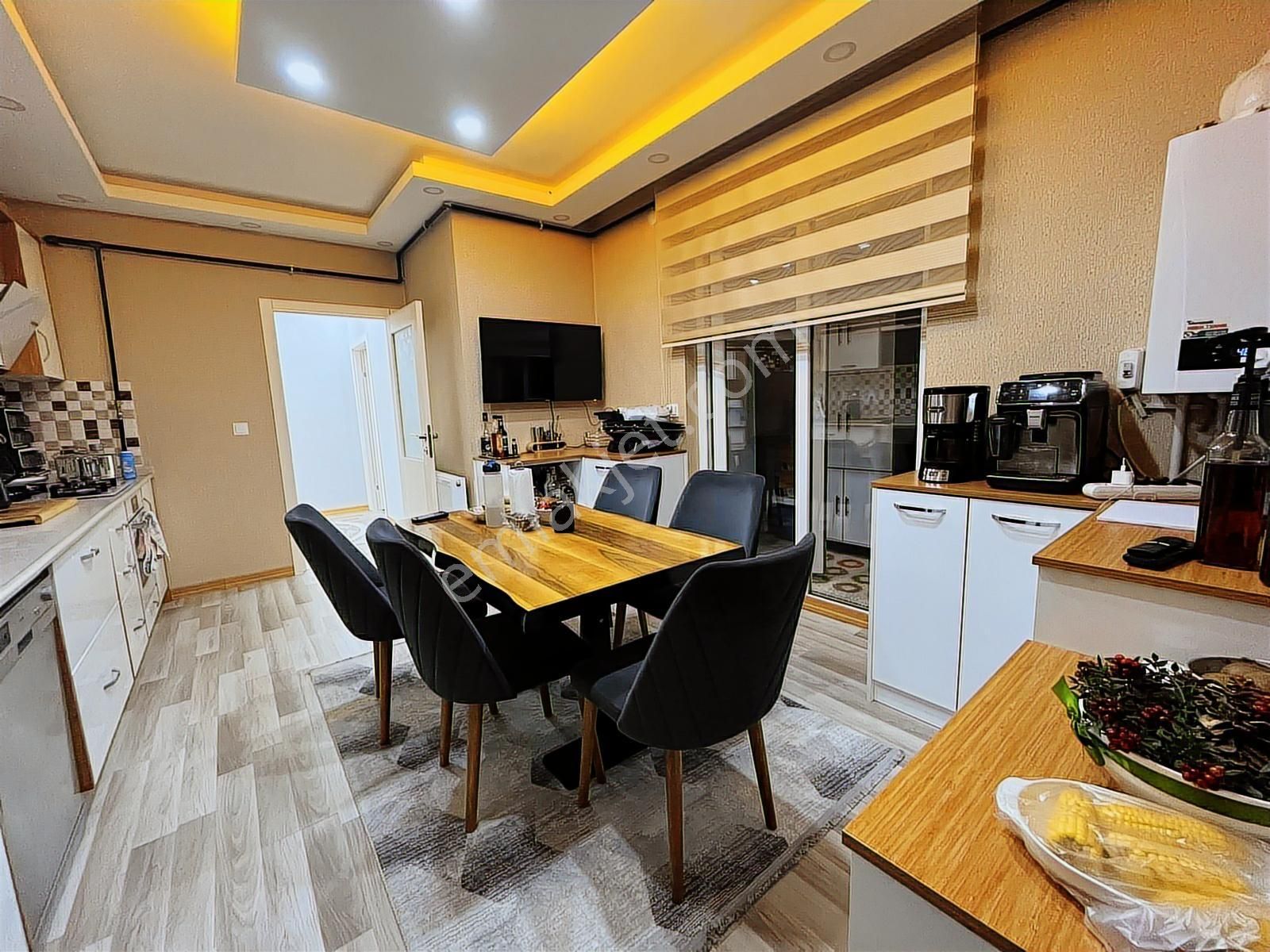 ▄vega▄fahri Korutürk Mahallesi Çift Asansörlü Yapılı 3+1 Daire