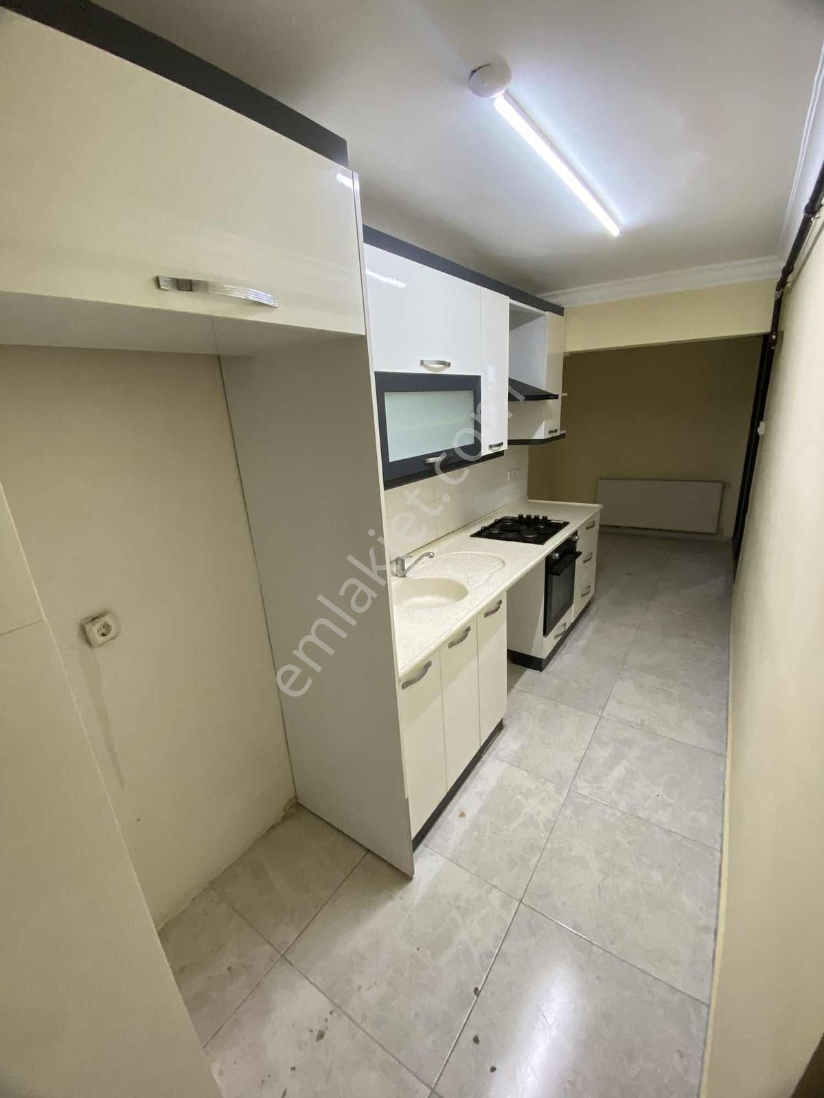 Üçyol Metro Yakını 3+1 Geniş Merkezi Konumda Satılık Daire ! - Görsel 22