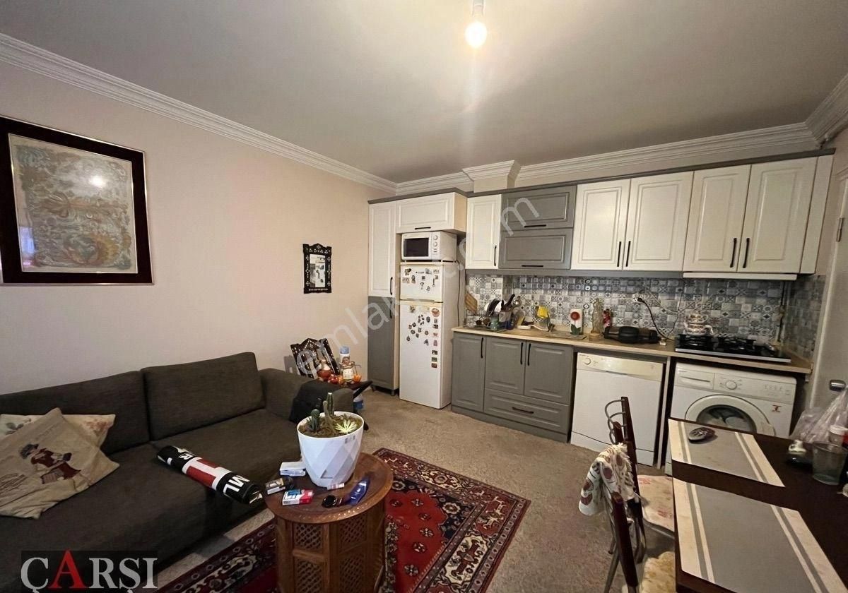 Çarşıdan Metroya Adım Mesafesinde Katta Eşyalı 1+1