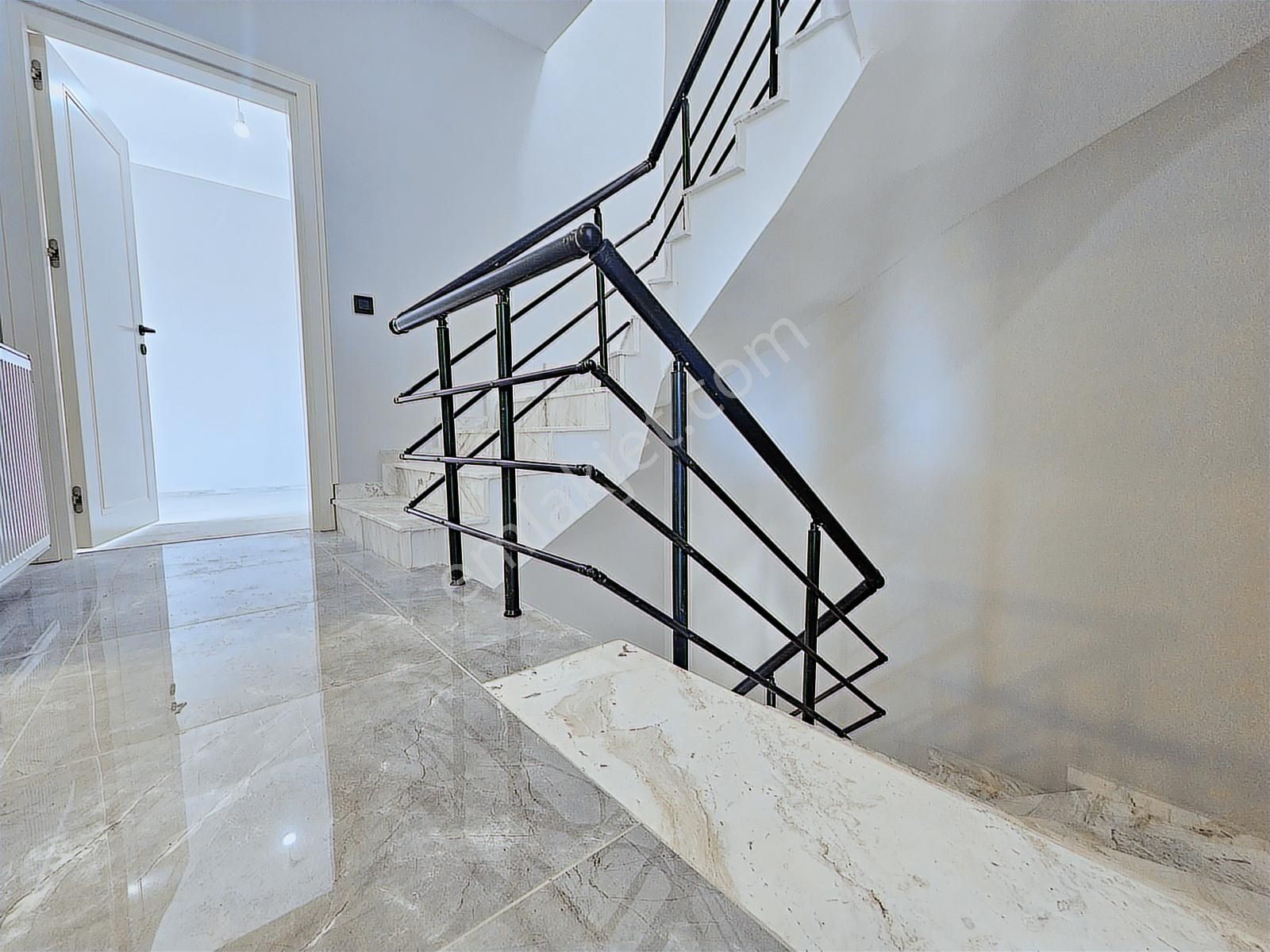 Eu Gayrimenkulden Doğa Manzaralı 5+1 Villa - Görsel 17