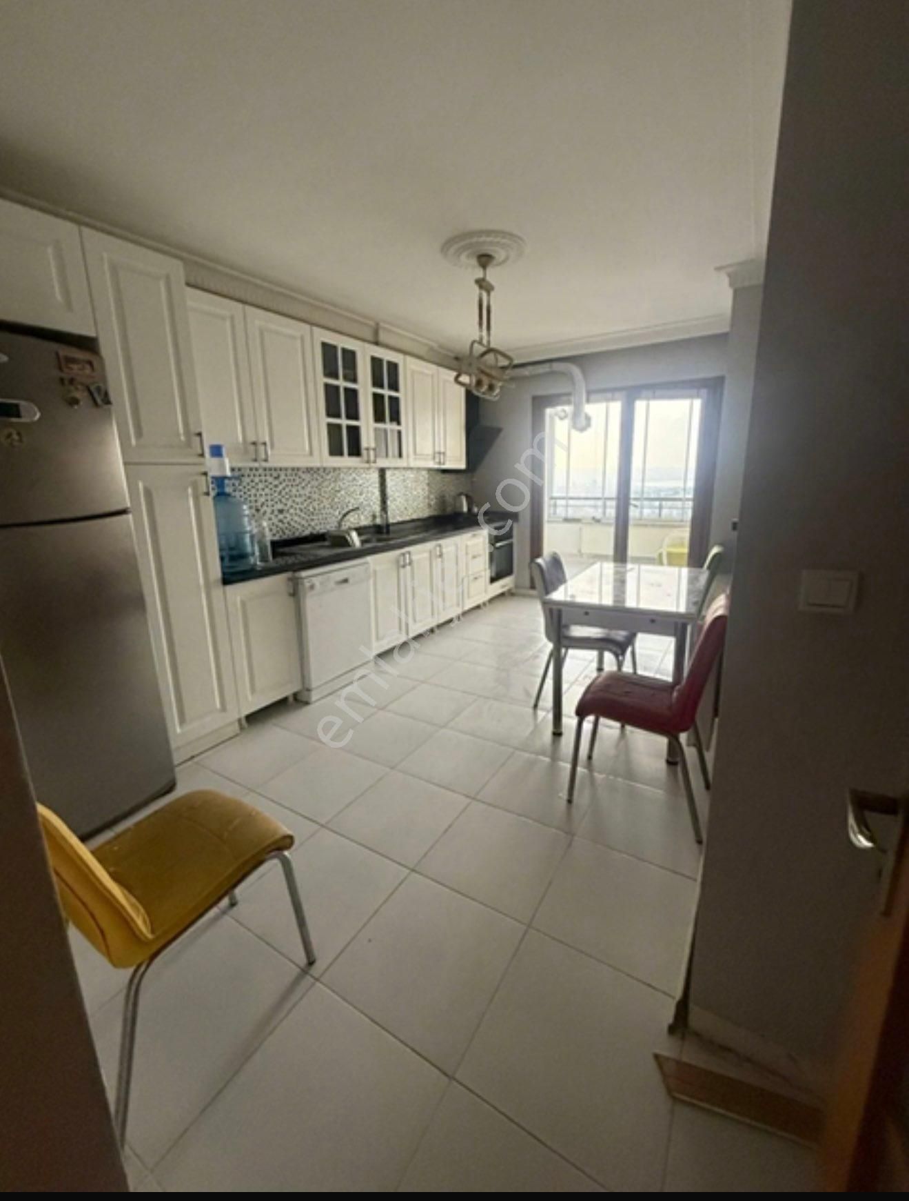 Buyukcekmece Metrobise Yakın Kıralık Esyalı Daire