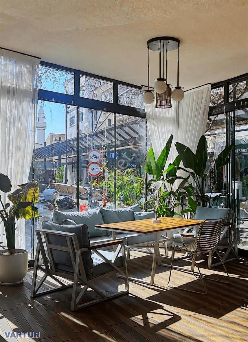 Fethiyenin En İşlek Yerinde Yoğun İnsan Trafiği Olan Pub - Görsel 32