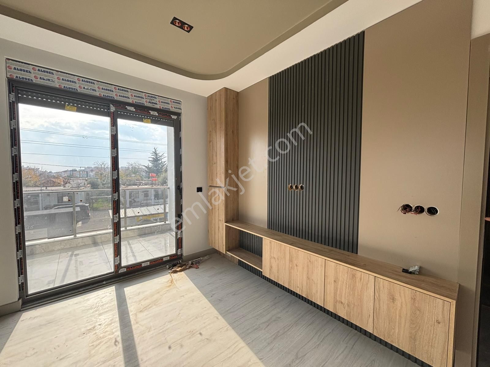 Gazi Mahallesi Havuzlu 2 Bloklu Site İçi Katta Satılık 2+1 Sıfır Daire - Görsel 3