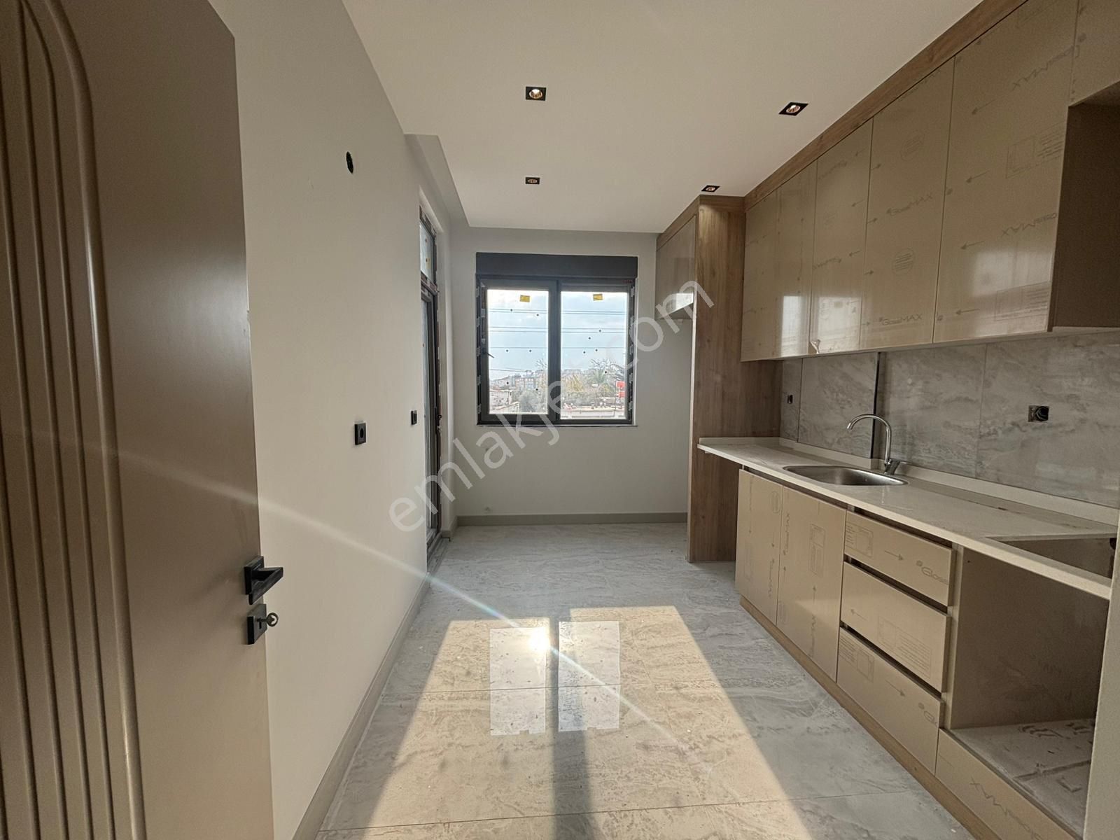 Gazi Mahallesi Havuzlu 2 Bloklu Site İçi Katta Satılık 2+1 Sıfır Daire - Görsel 5