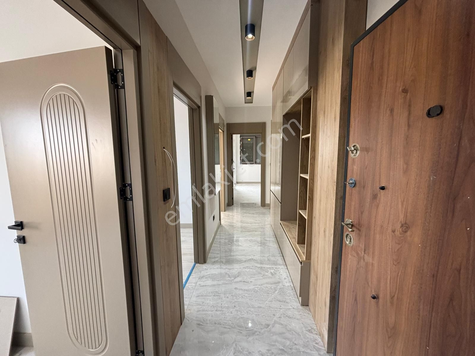 Gazi Mahallesi Havuzlu 2 Bloklu Site İçi Katta Satılık 2+1 Sıfır Daire - Görsel 9