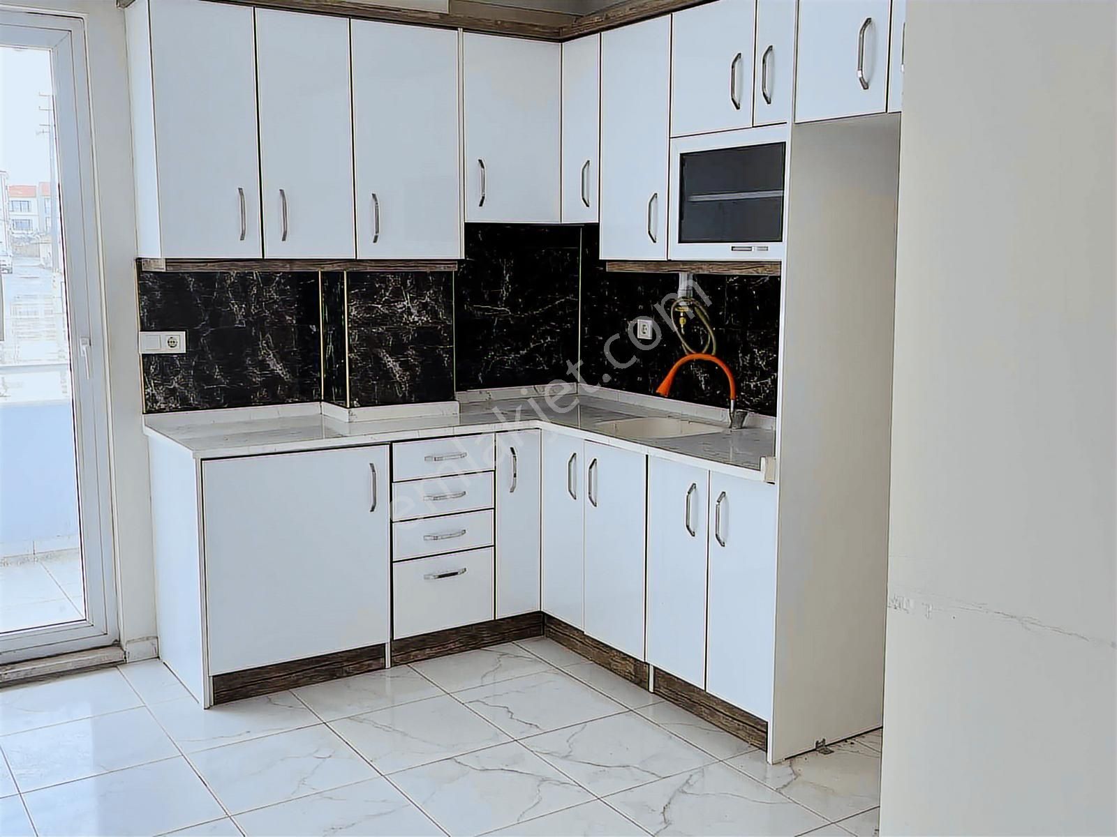 Gömeç'te Merkezi Konumda Önü Açık Kiralık 2+1 Daire - Görsel 4