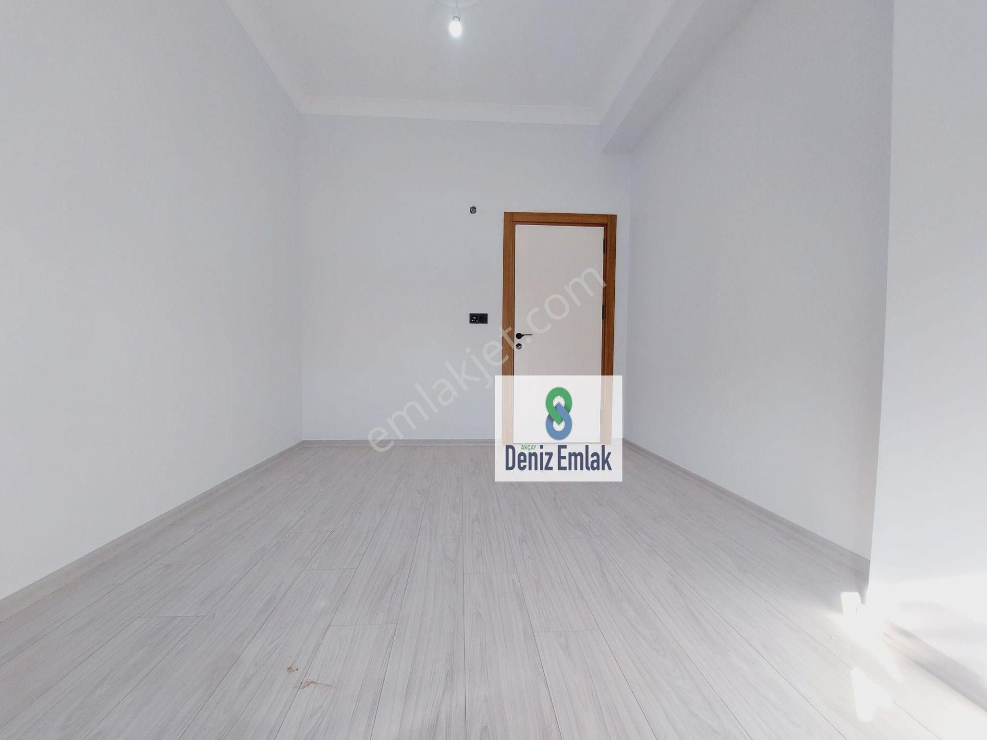 Denizden Akçayda Denize 100 M Pazar Pazarında Öncephe Ebeveynli Satılık 2+1 Daire. - Görsel 27