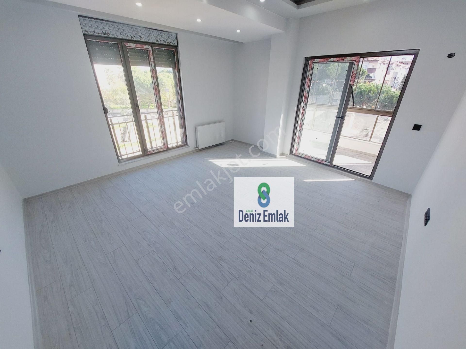 Denizden Akçayda Denize 100 M Pazar Pazarında Öncephe Ebeveynli Satılık 2+1 Daire. - Görsel 31