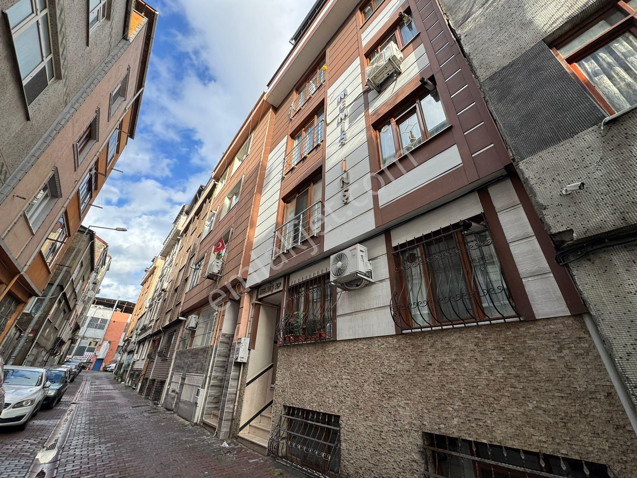 Mollateam Bayrampaşa Murat Mahallesinde Satılık Yüksek Giriş Daire - Görsel 3