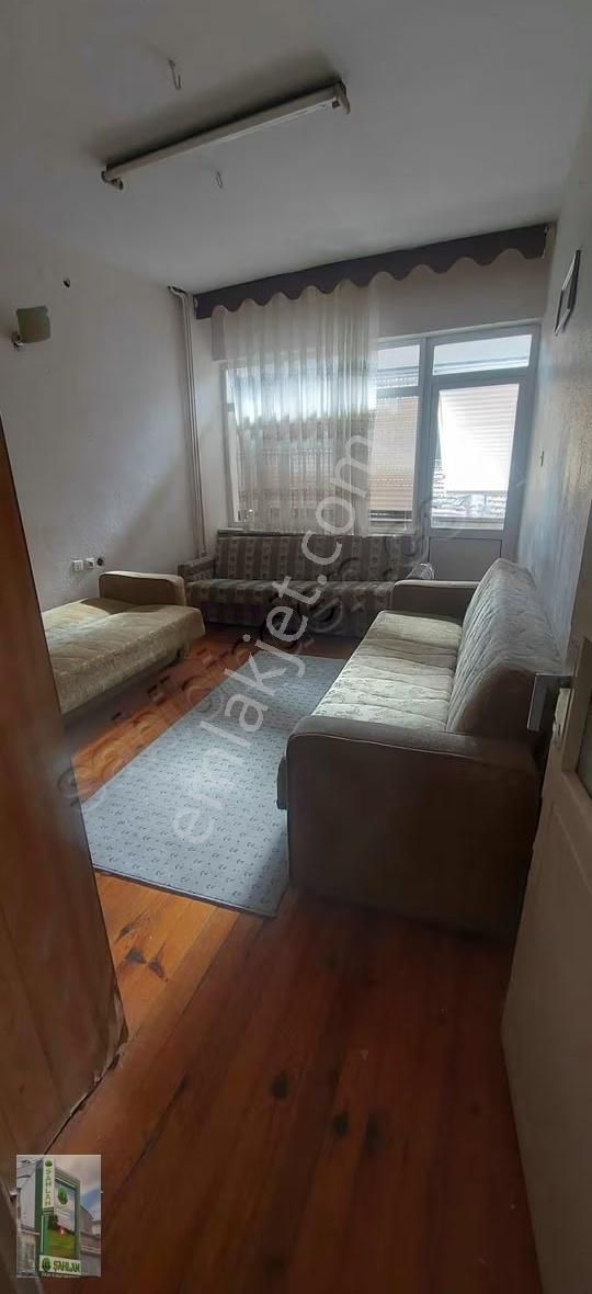 Şahlan Emlaktan Kiralık Çarşı İçerisinde Eşyalı Daireler