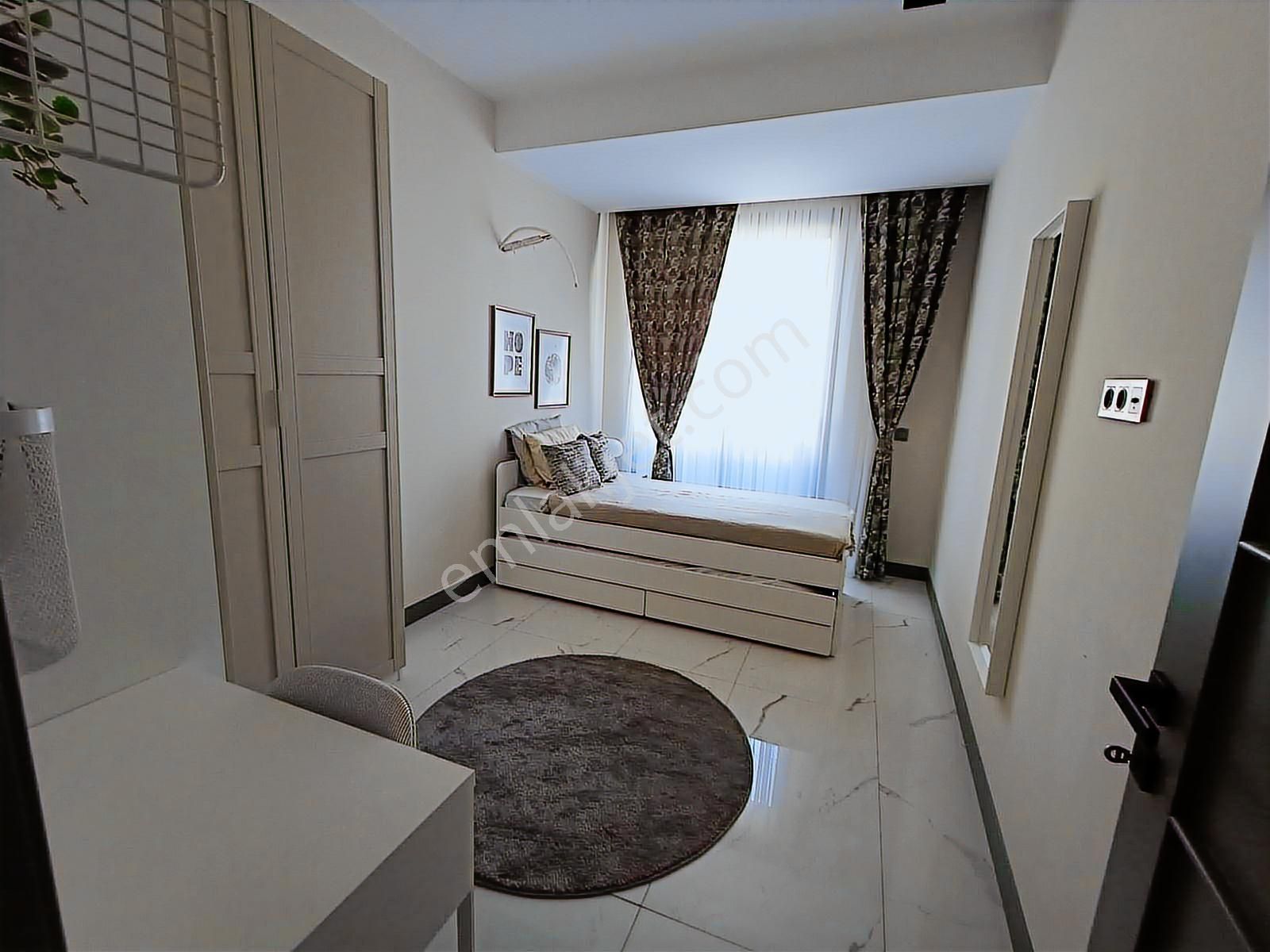 Kuşadası Merkezinde Doğalgazlı Havuzlu Sitede 2+1 Daire - Görsel 13