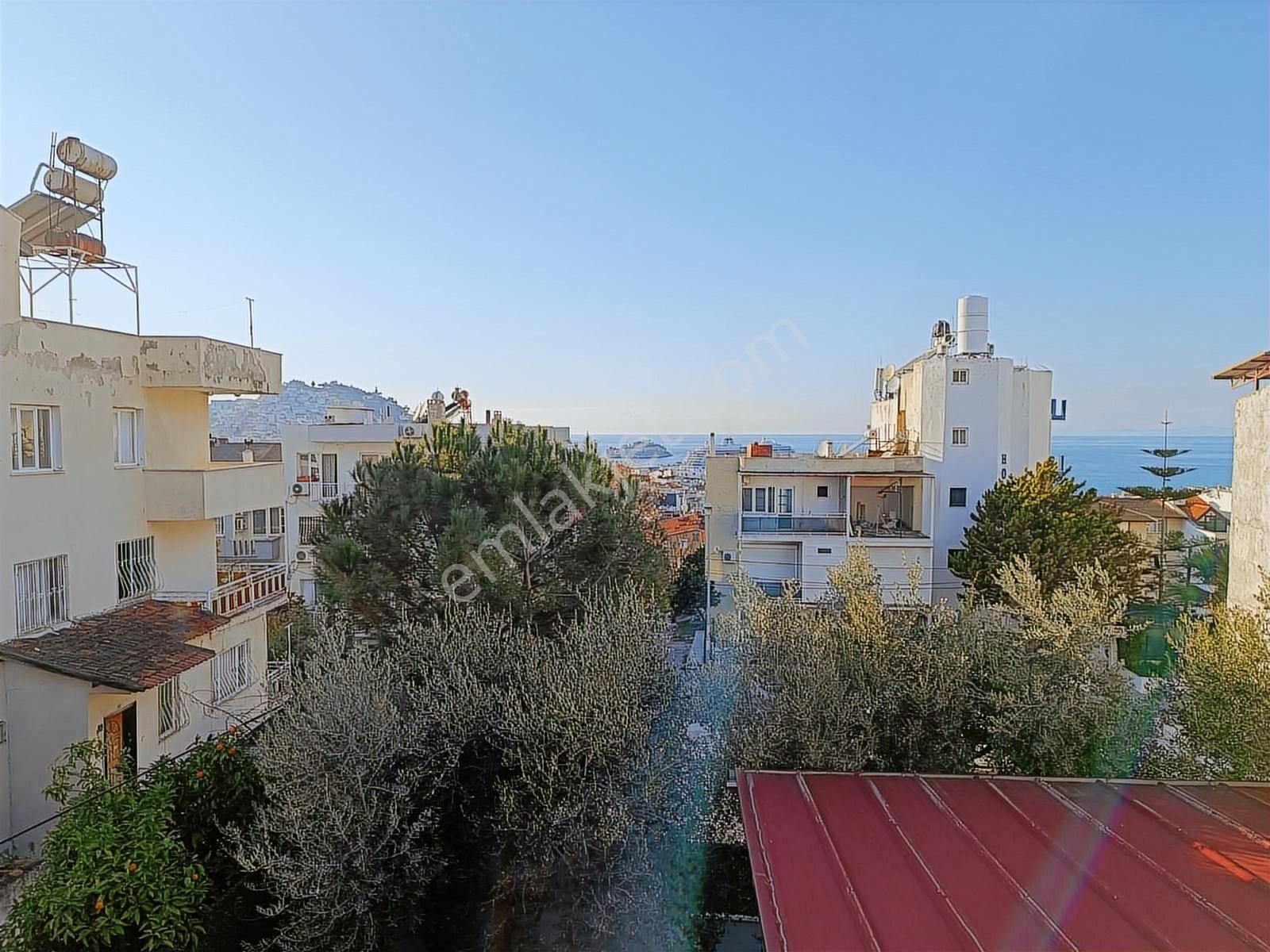 Kuşadası Merkezde Doğalgazlı Eşyalı 2+1 Yürüyüş Mesafesi Kiralık - Görsel 5