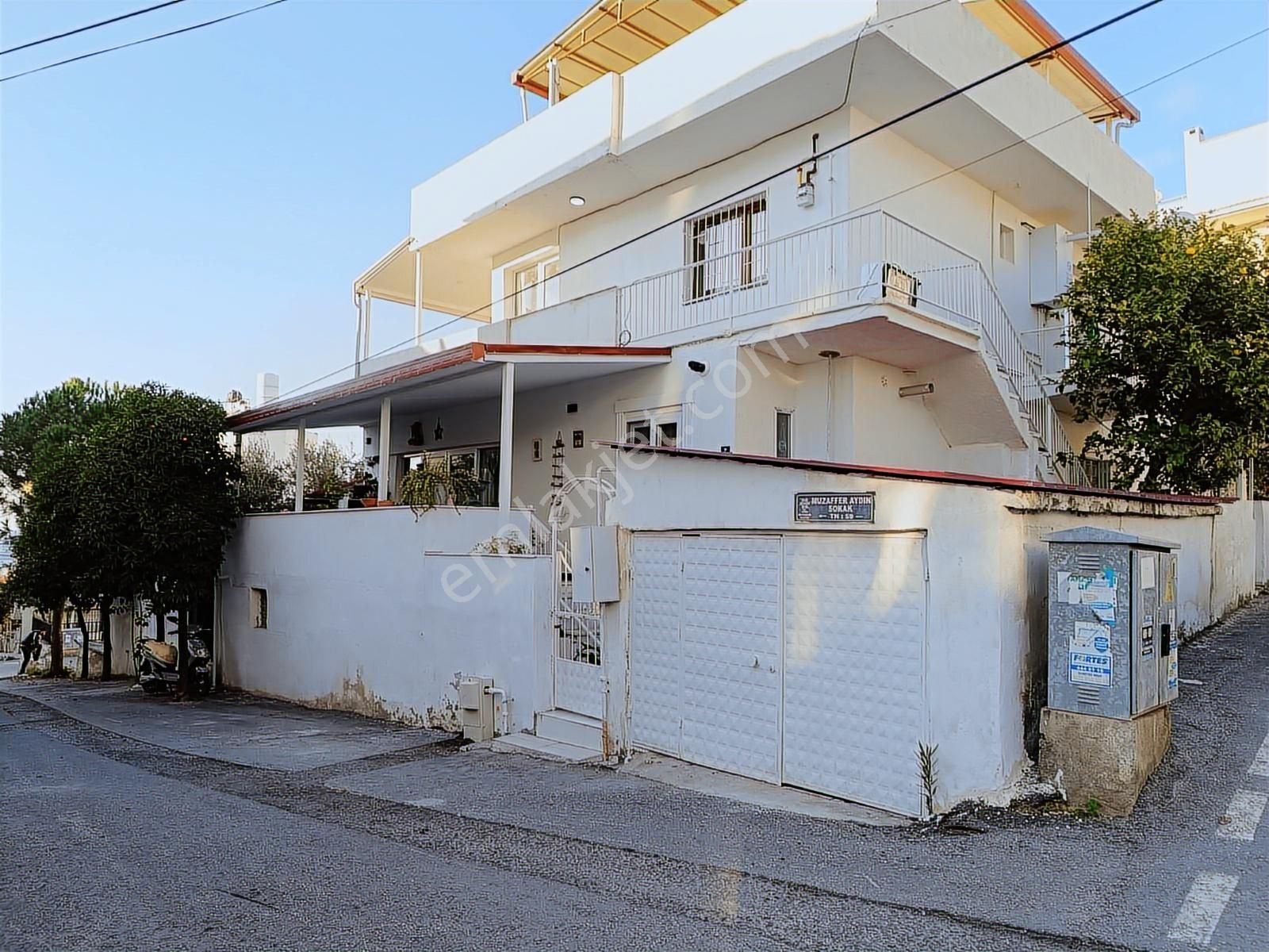 Kuşadası Merkezde Doğalgazlı Eşyalı 2+1 Yürüyüş Mesafesi Kiralık - Görsel 19