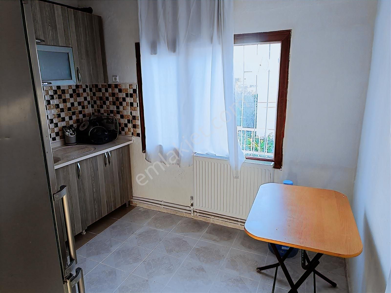 Kuşadası Merkezde Doğalgazlı Eşyalı 2+1 Yürüyüş Mesafesi Kiralık - Görsel 10