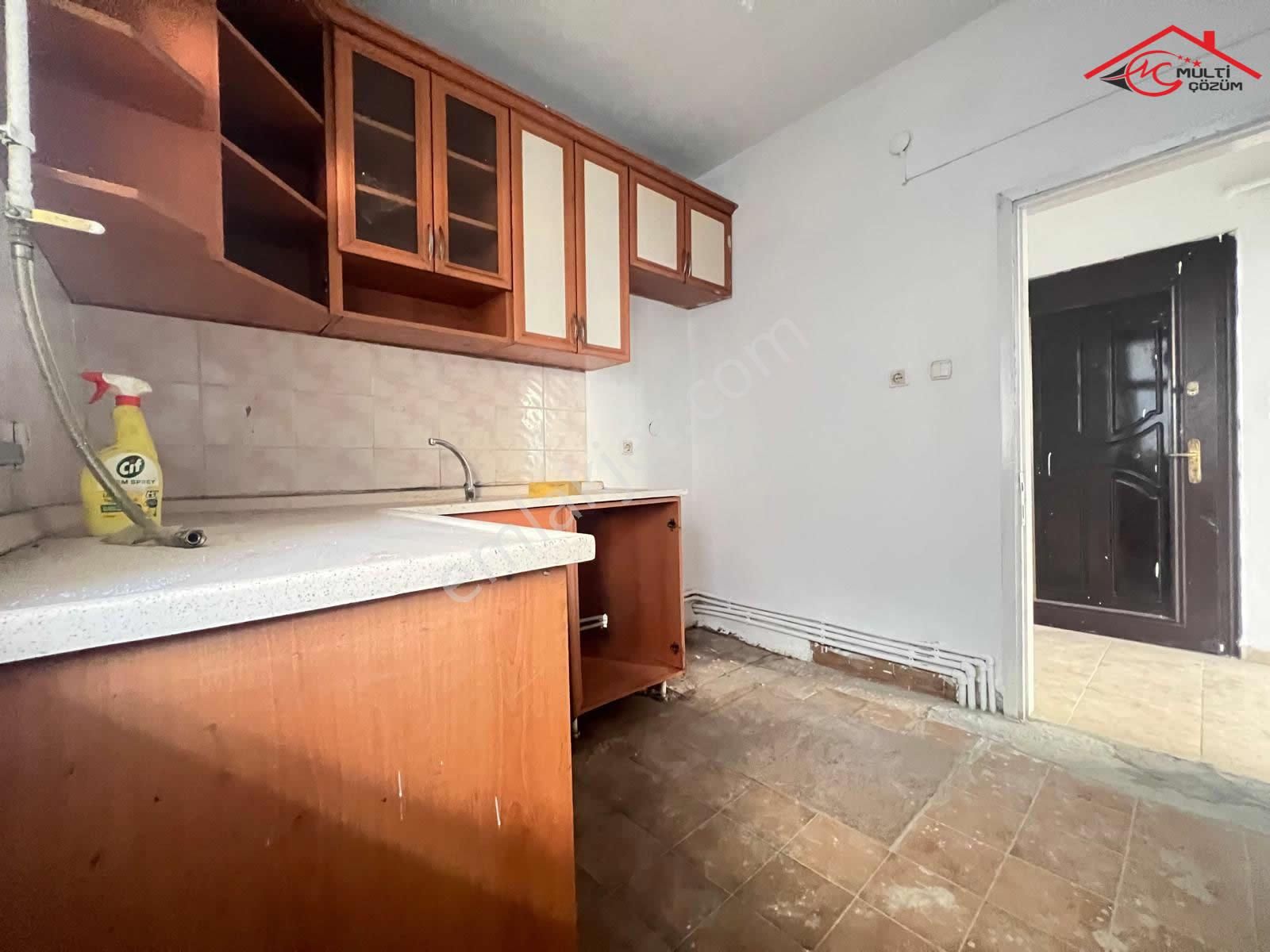 Yenibosna Fevzi Çakmak Mahallesinde Kiralık Bekara Uygun 3+1 Daire - Görsel 14