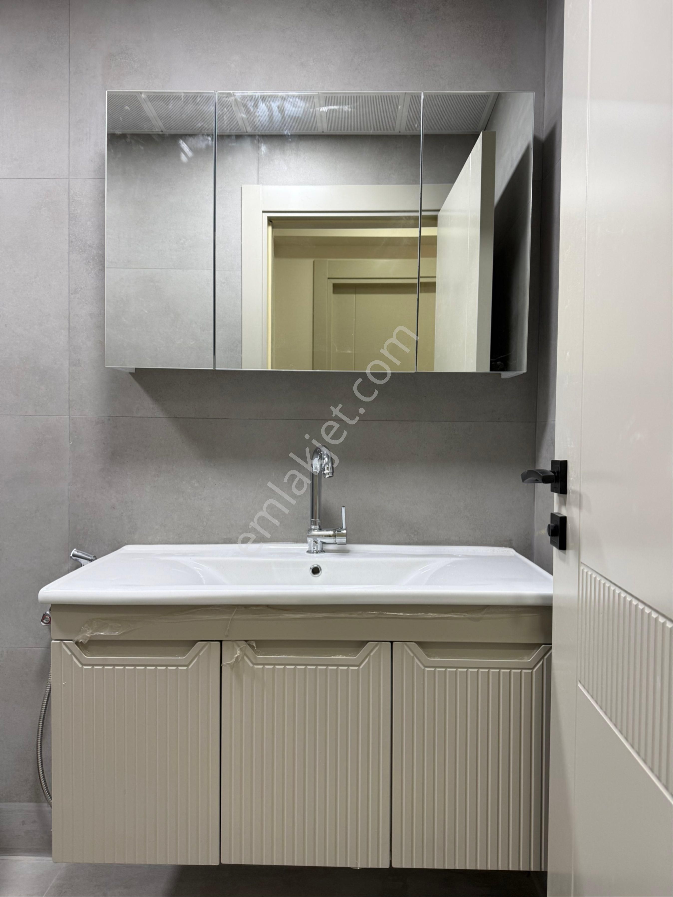 Tuna Mahallesinde Çamaşır Odalı, Yerden Isıtmalı Lüks 3+1 - Görsel 14