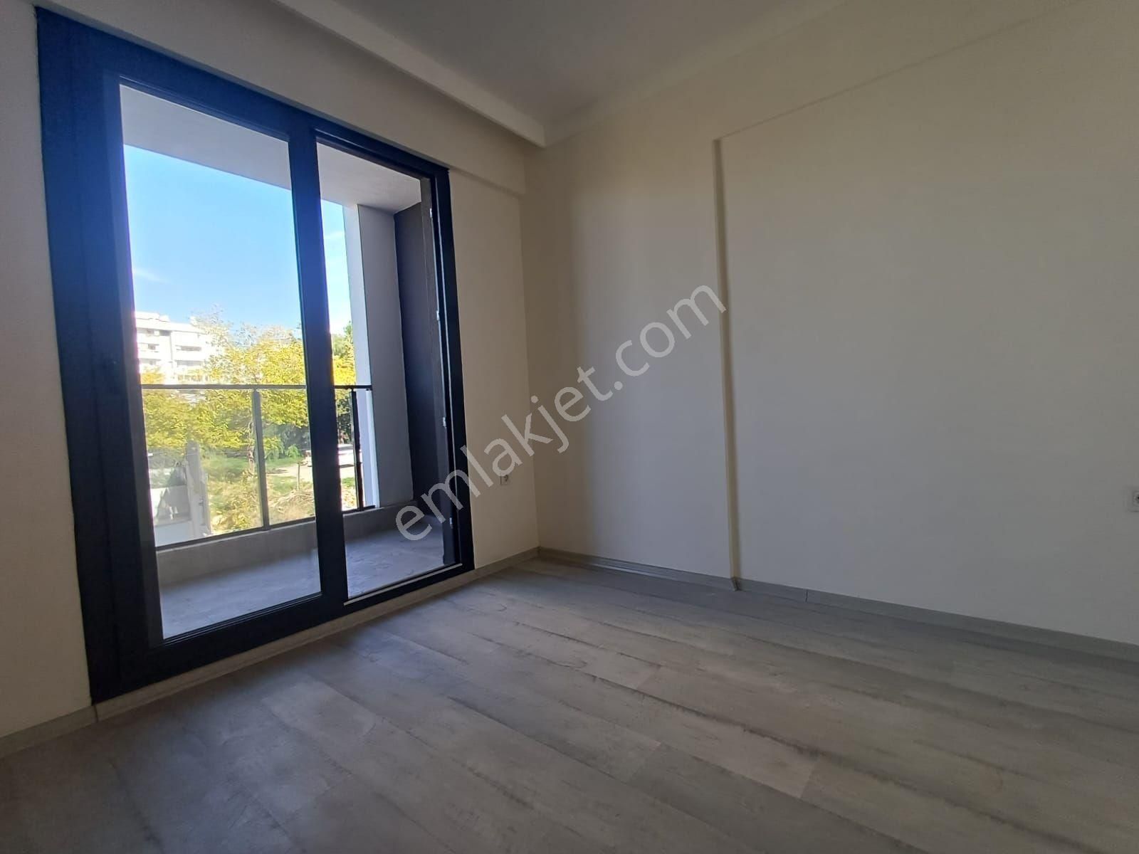 İzmir Buca Üniv Yakını Sıfır 1+1 Ara Kat - Görsel 14