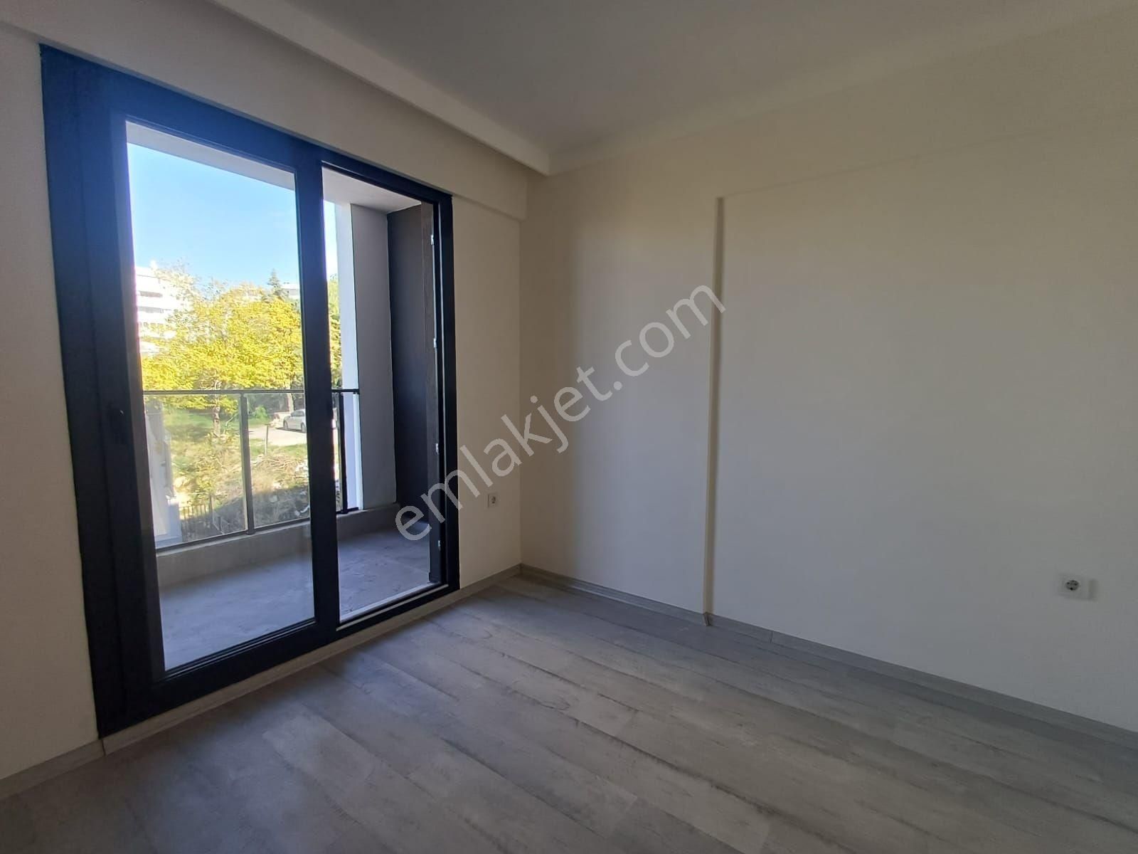 İzmir Buca Üniv Yakını Sıfır 1+1 Ara Kat - Görsel 8