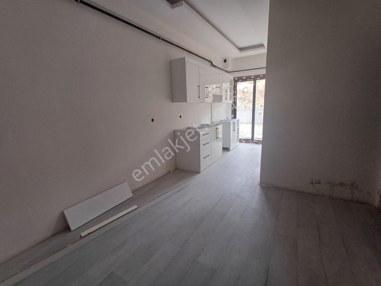 İzmir Buca Üniv Yakını Sıfır 1+1 Ara Kat - Görsel 4