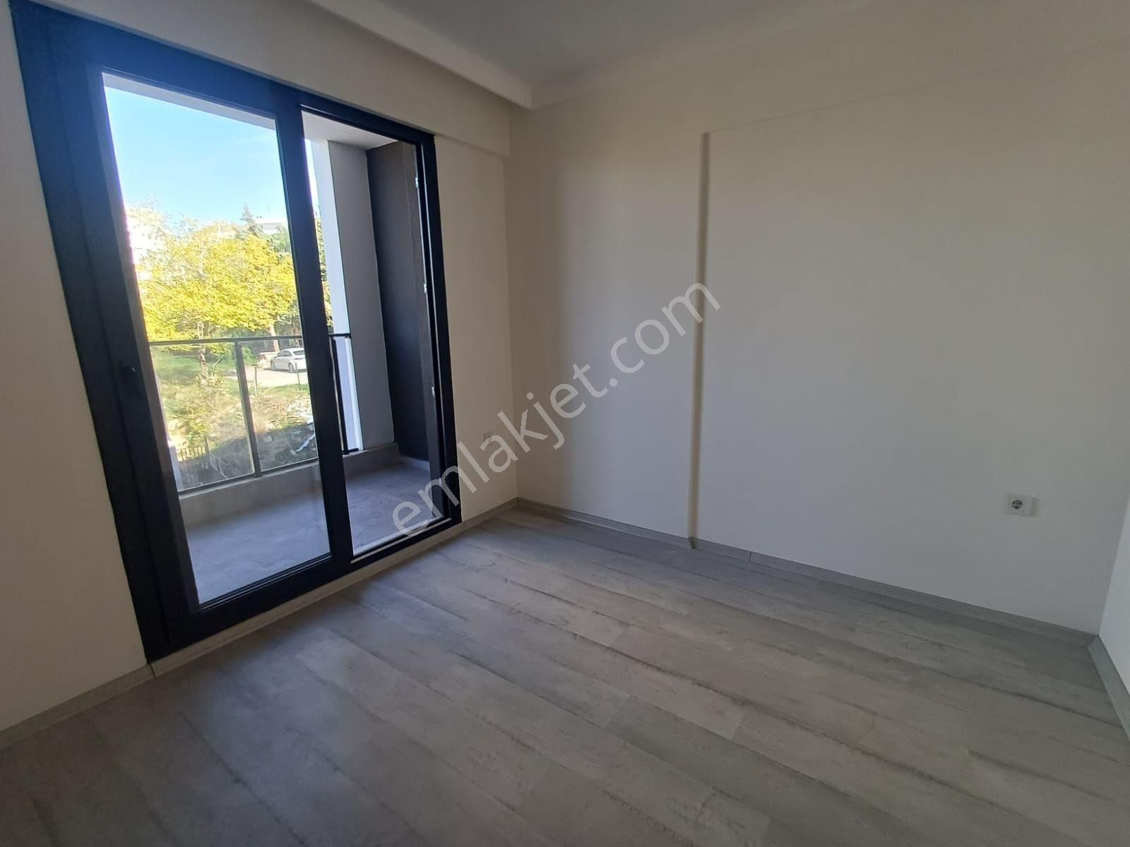 İzmir Buca Üniv Yakını Sıfır 1+1 Ara Kat - Görsel 6