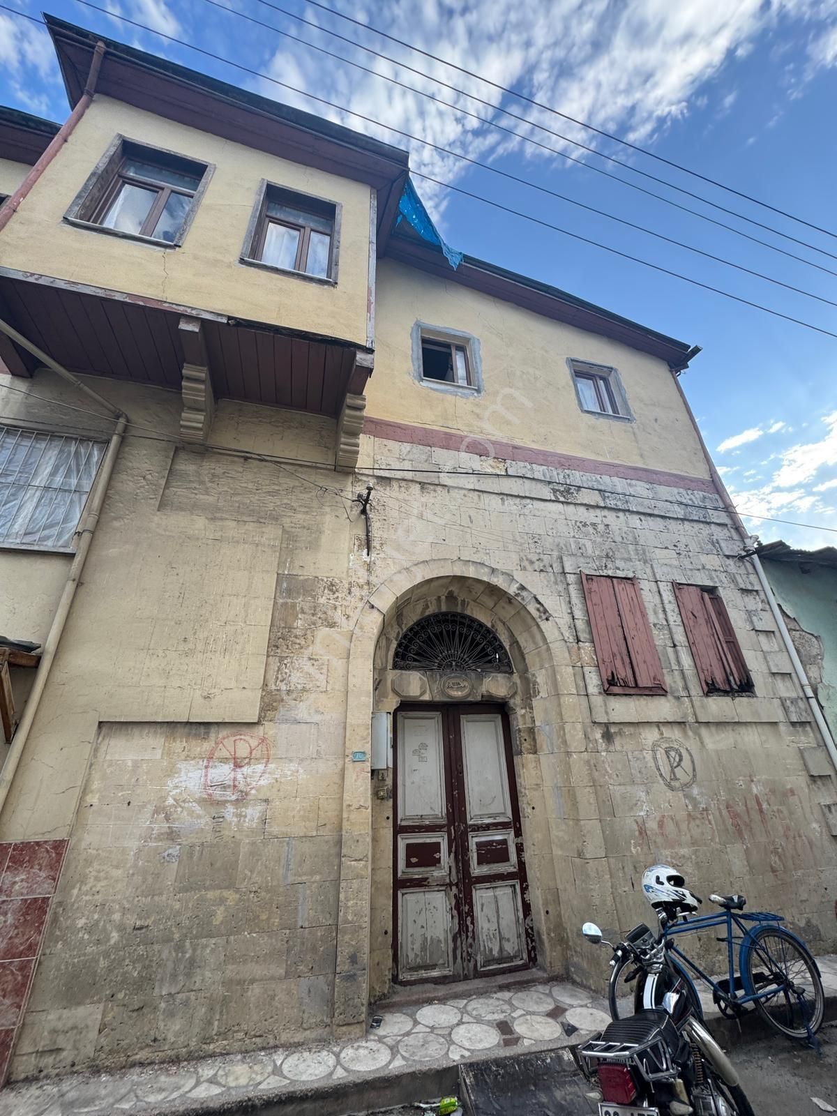 Koç Emlaktan Şehitkerim Mahallesinde Sit Alanı İçinde Tarihi Konak - Görsel 2