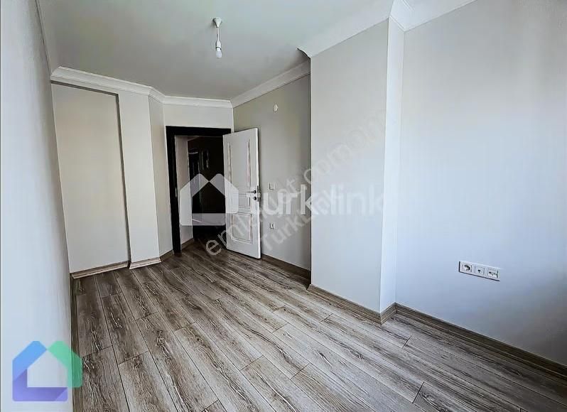 Ümraniye Çarşı Sütçü İmam Caddesinde Satılık Yeni 2+1 Daire - Görsel 8