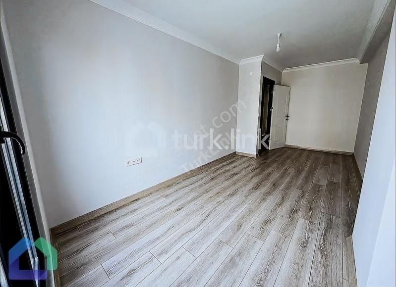 Ümraniye Çarşı Sütçü İmam Caddesinde Satılık Yeni 2+1 Daire - Görsel 3