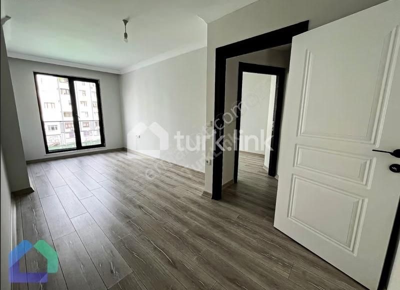 Ümraniye Çarşı Sütçü İmam Caddesinde Satılık Yeni 2+1 Daire - Görsel 2