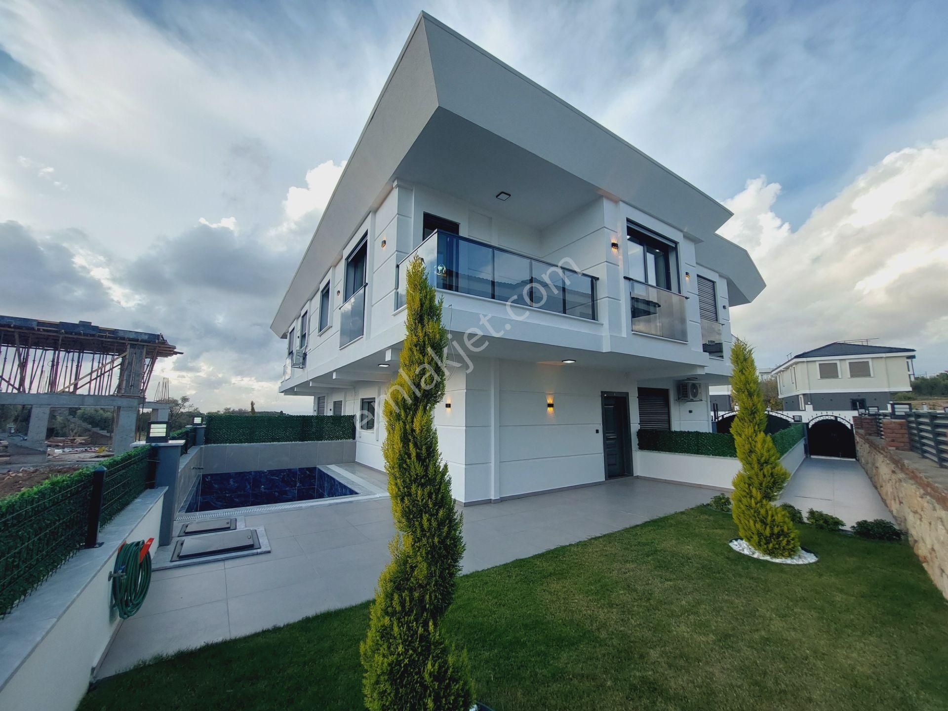 Didim Hisar'da Satılık Havuzlu 3+1 Açık Mutfaklı Dubleks Villa