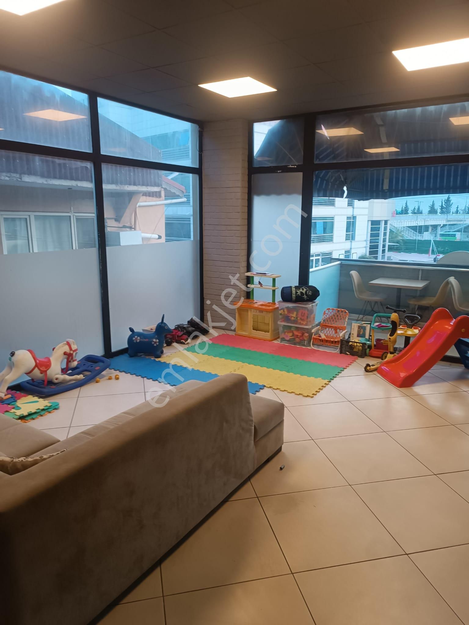 Devren Satılık 2 Katlı Hamburger Restoranı - Görsel 3