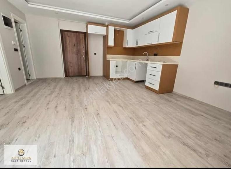 Kuşadası Merkezi Lokasyonda Satılık Yüksek Giriş Daire - Görsel 9