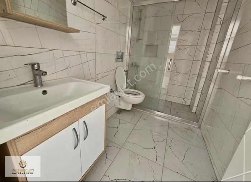 Kuşadası Merkezi Lokasyonda Satılık Yüksek Giriş Daire - Görsel 2