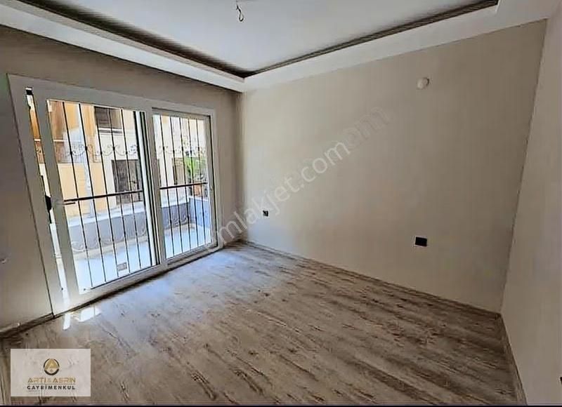 Kuşadası Merkezi Lokasyonda Satılık Yüksek Giriş Daire - Görsel 3