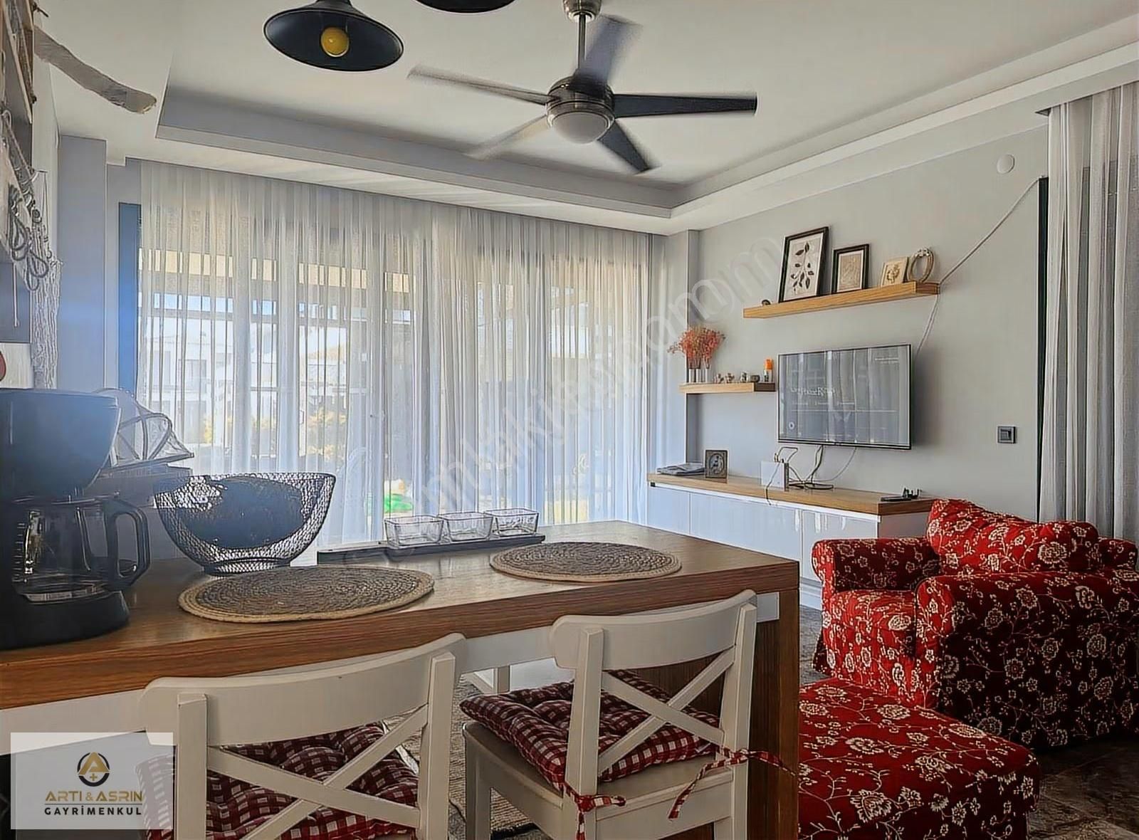 Kuşadası Güzelçamlıda Havuzlu Sitede Eşyalı Villa - Görsel 3