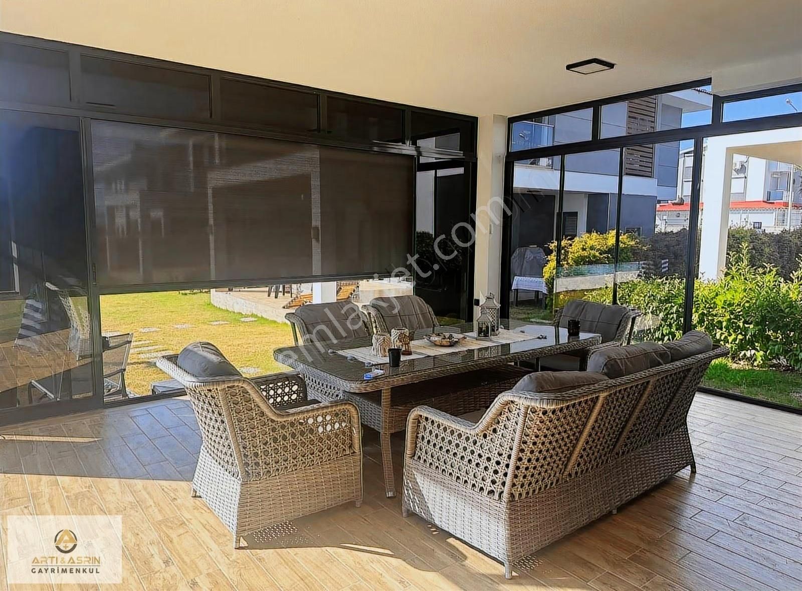 Kuşadası Güzelçamlıda Havuzlu Sitede Eşyalı Villa - Görsel 7