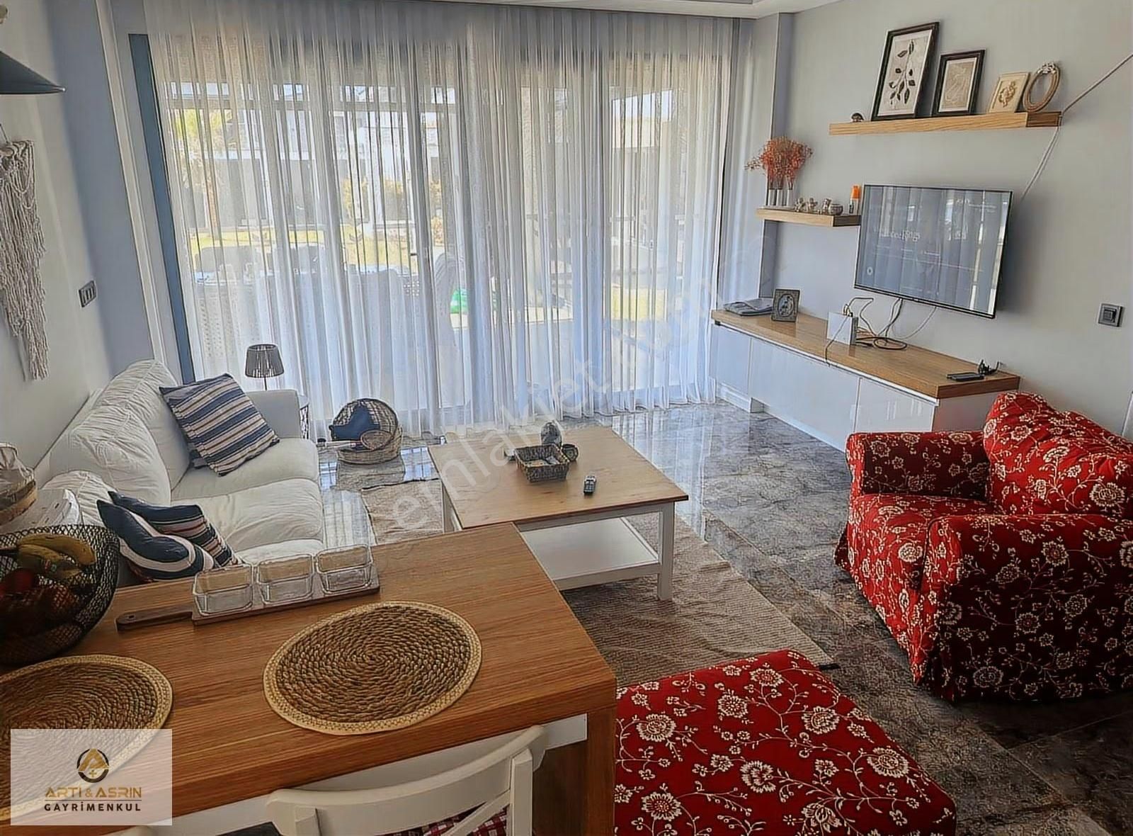 Kuşadası Güzelçamlıda Havuzlu Sitede Eşyalı Villa - Görsel 10