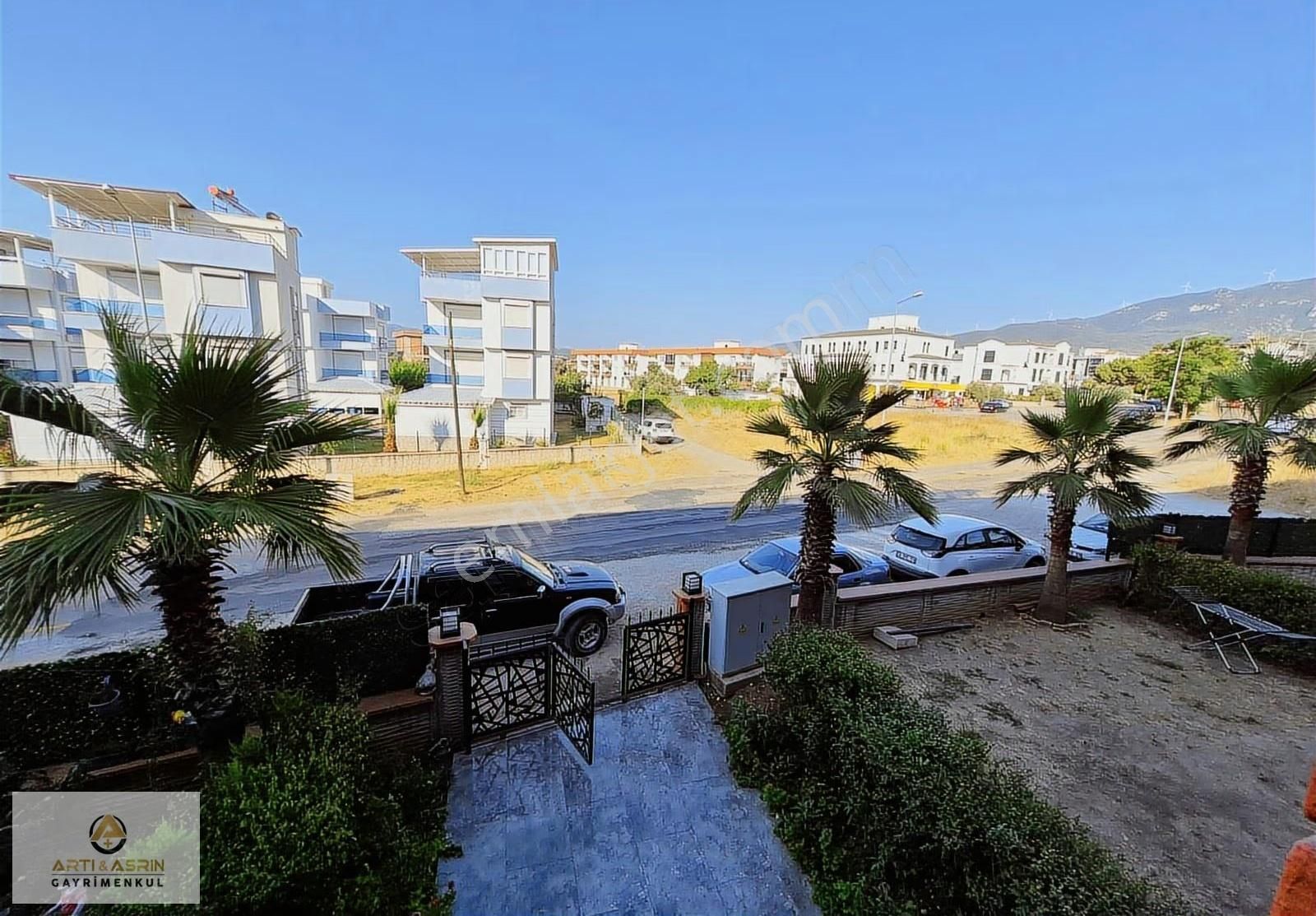 Kuşadası Davutlar'da Denize Yakın ,önü Açık 1+1 Daire