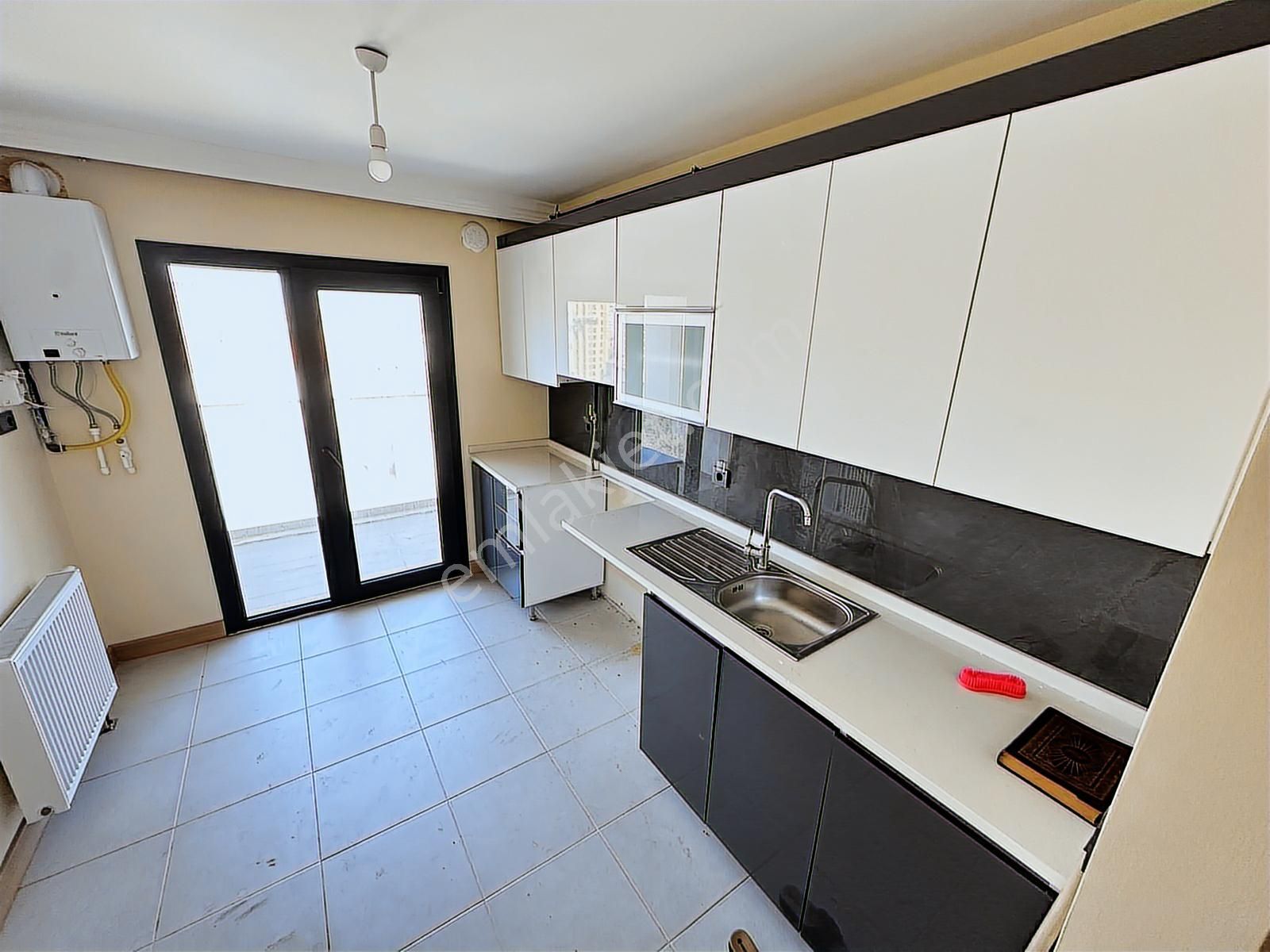 Şeref Emlaktan Şehr-i Bağcılar Sitesinde 3+1 8. Kat Şehir Cephe - Görsel 6