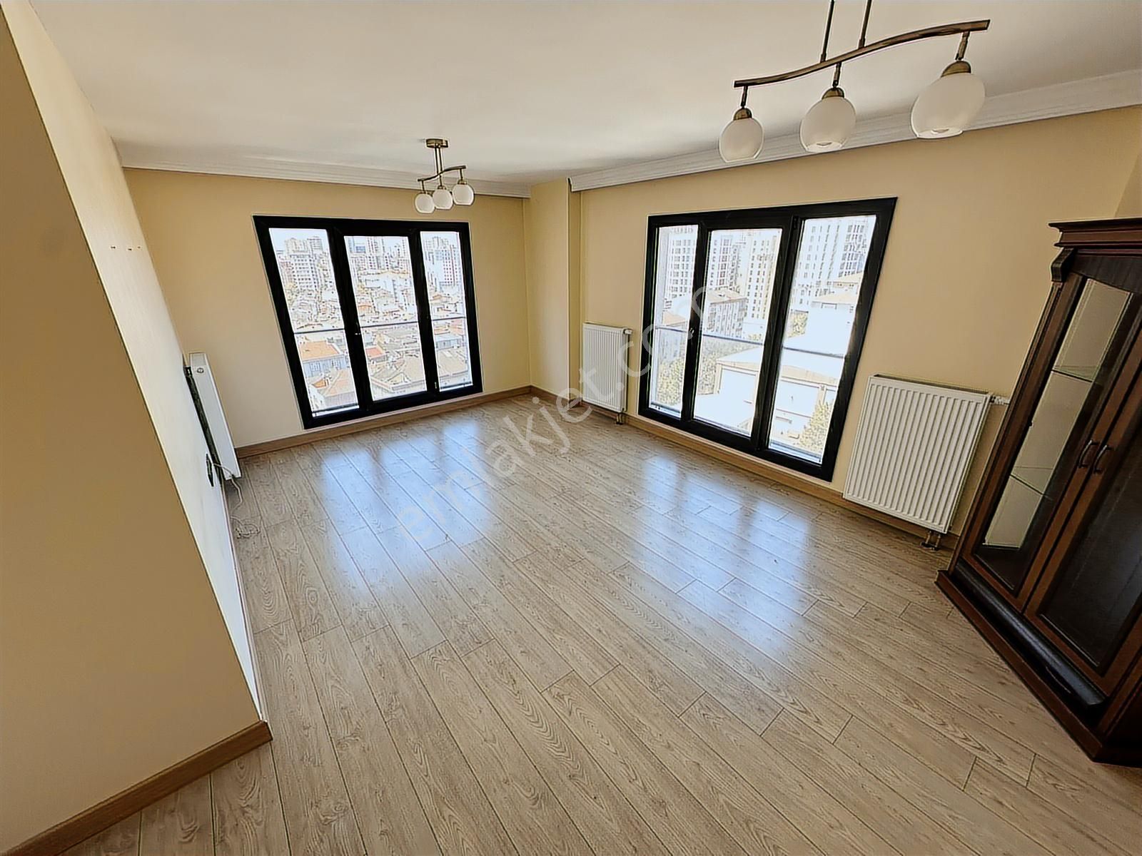 Şeref Emlaktan Şehr-i Bağcılar Sitesinde 3+1 8. Kat Şehir Cephe - Görsel 28