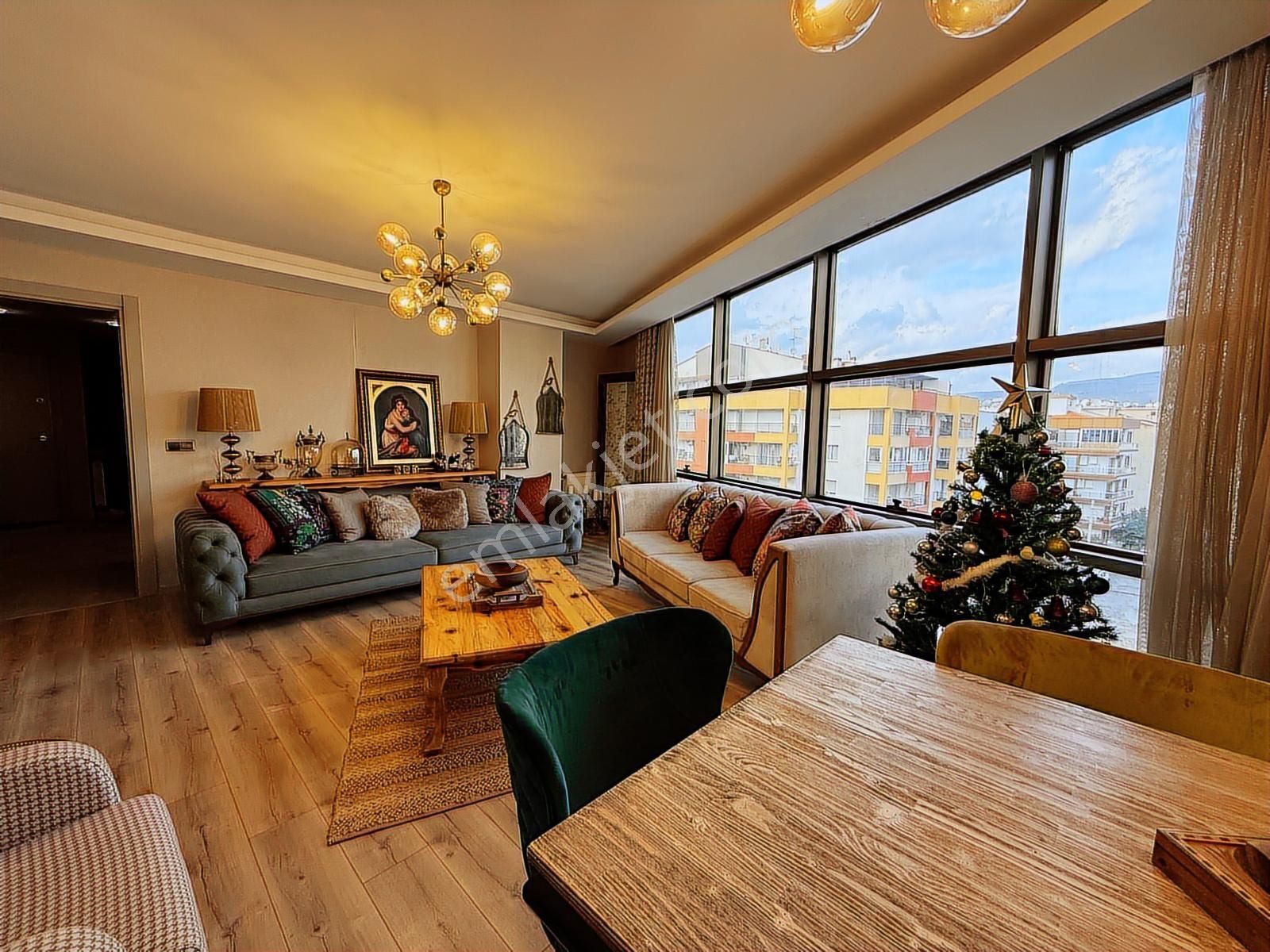 Karşıyaka Yalı Mahallesinde Satılık 5+1 Ultra Lüks Dubleks Daire - Görsel 3