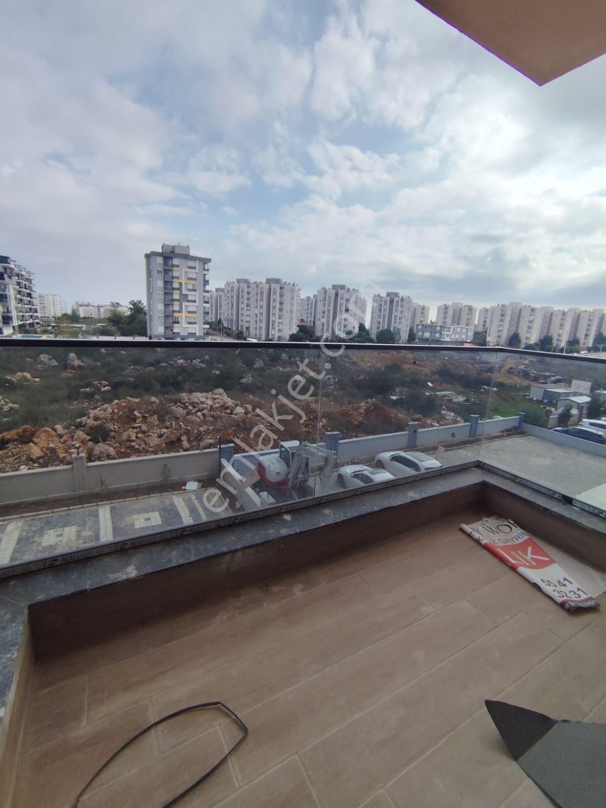 Kepez Çankaya'daşehir Hastanesine Komşugeniş Balkonlu Sıfır Lüks 1+1 Kiralık Daire - Görsel 13